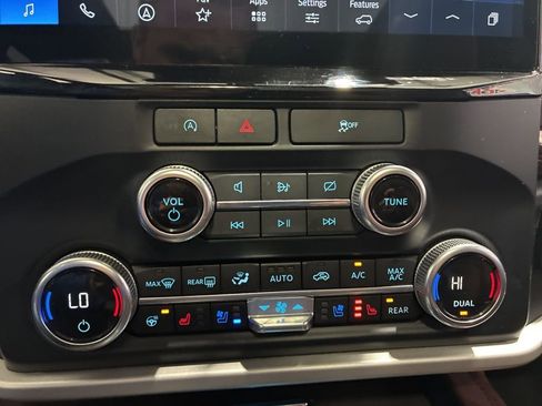 Used 2024 Ford Expedition Limited image 30