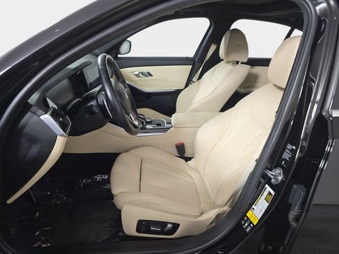 Used 2019 BMW 330i xDrive Sedan w/ Convenience Package AWD/4WD image 17