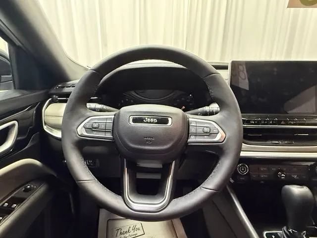 Used 2025 Jeep Compass Limited AWD/4WD image 13