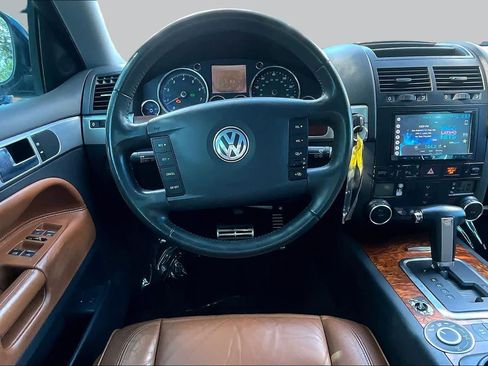 Used 2006 Volkswagen Touareg V8 AWD/4WD image 8