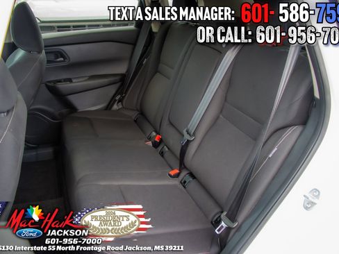 Used 2024 Nissan Rogue S AWD/4WD image 10
