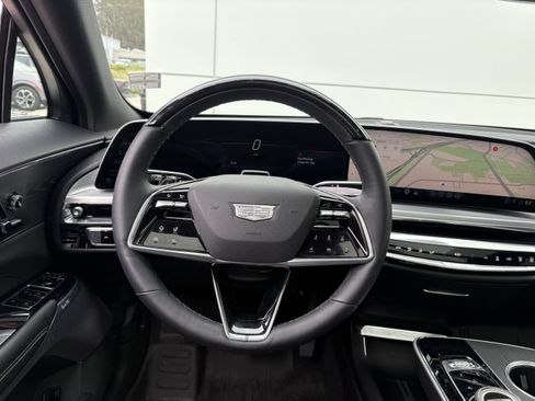 Used 2024 Cadillac Lyriq Luxury w/ LPO, Floor Liner Package AWD/4WD image 18