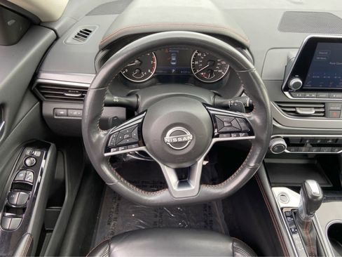 Used 2024 Nissan Altima 2.5 SR FWD image 19