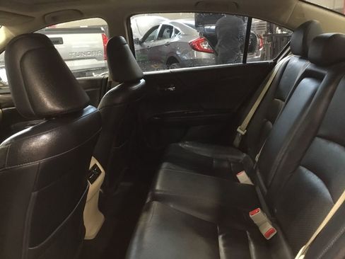 Used 2017 Honda Accord EX-L image 7