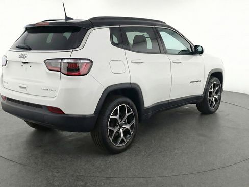 Used 2025 Jeep Compass Limited AWD/4WD image 9