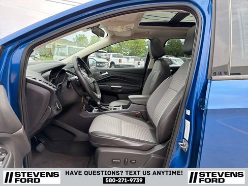 Used 2017 Ford Escape SE w/ Equipment Group 201A FWD image 16