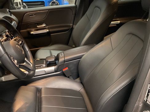 Used 2022 Mercedes-Benz GLB 250 image 6