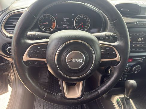 Used 2017 Jeep Renegade Latitude AWD/4WD image 16
