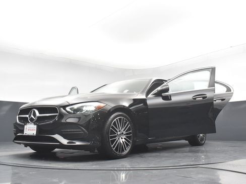 Used 2023 Mercedes-Benz C 300 Sedan image 29