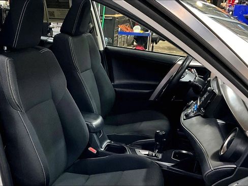 Used 2016 Toyota RAV4 XLE image 8
