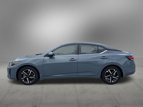 Used 2024 Nissan Sentra SV FWD image 2