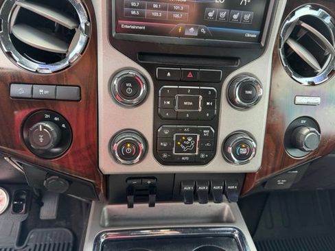 Used 2014 Ford F250 Lariat w/ FX4 Off-Road Package AWD/4WD image 18