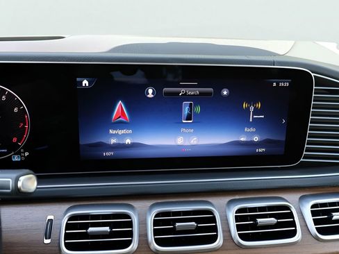 New 2026 Mercedes-Benz GLS 450 4MATIC image 23