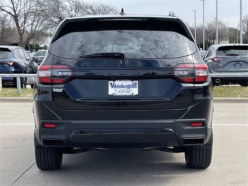 New 2026 Honda Pilot Sport image 5