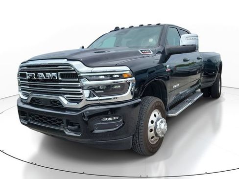 Used 2026 RAM 3500 Laramie AWD/4WD image 4