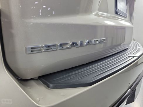 Used 2021 Cadillac Escalade Premium Luxury w/ Performance Package RWD image 6