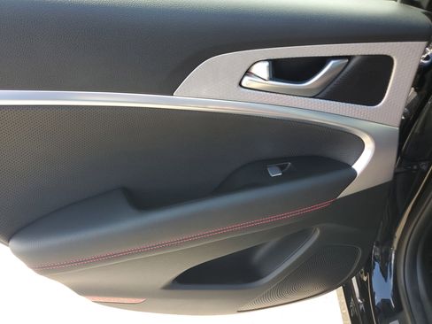 Used 2023 Genesis G70 2.0T w/ Sport Prestige Package image 29