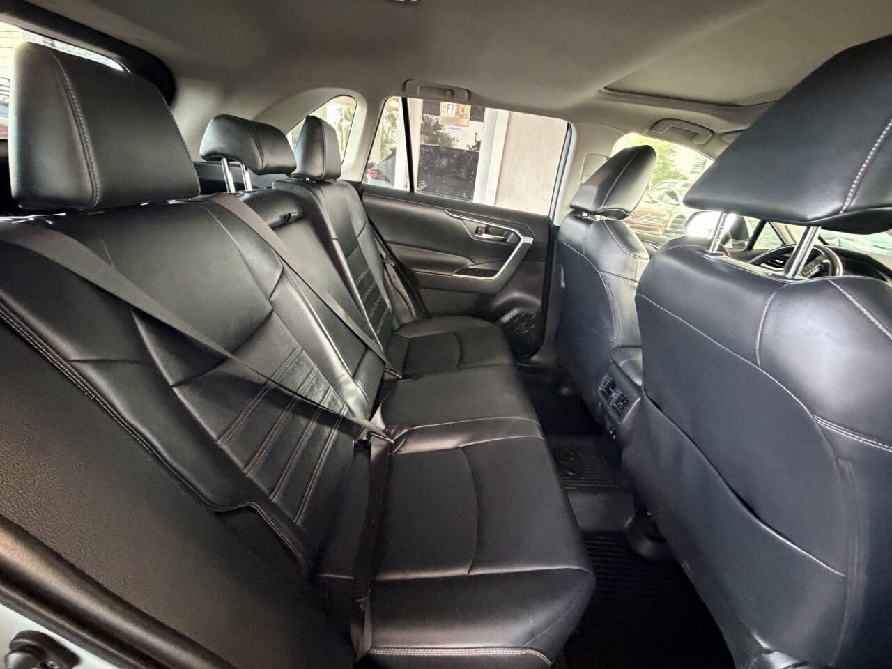 Used 2019 Toyota RAV4 XLE Premium w/ Advanced Technology Package AWD/4WD image 18