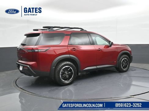 Used 2025 Nissan Pathfinder Rock Creek AWD/4WD image 2