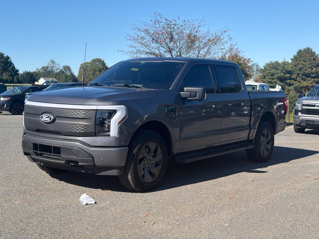 Used 2024 Ford F150 Lightning Flash AWD/4WD image 3