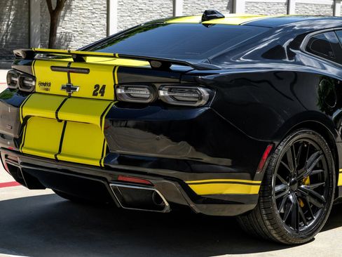 Used 2020 Chevrolet Camaro SS RWD image 8