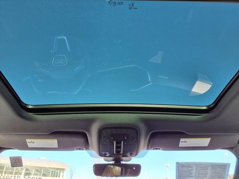 Used 2025 Audi Q3 2.0T Premium w/ Convenience Package image 23