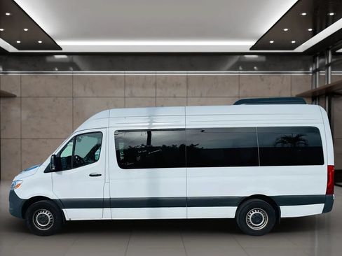 Used 2025 Mercedes-Benz Sprinter 2500 image 6