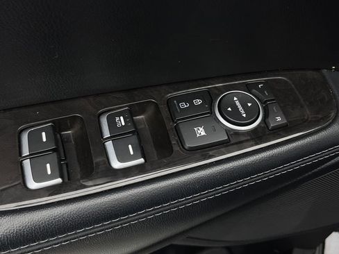 Used 2017 Kia Sorento LX image 14