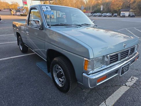 Used 1993 Nissan Pickup 2WD Regular Cab image 7