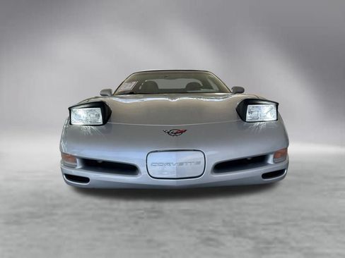 Used 2000 Chevrolet Corvette Coupe w/ Roof Pkg RWD image 12