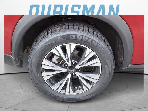 Used 2023 Nissan Rogue SV FWD image 7