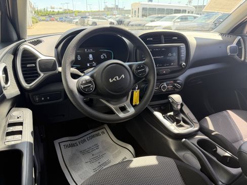 Used 2025 Kia Soul LX FWD image 25