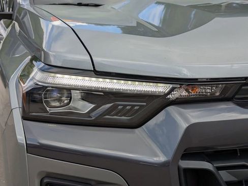 Used 2025 Chevrolet Colorado LT w/ LT Convenience Package image 10