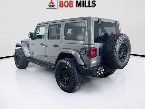 Used 2020 Jeep Wrangler Unlimited Sahara AWD/4WD image 5