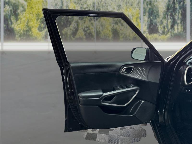 Used 2024 Kia Soul LX w/ Option Group 015 FWD image 20
