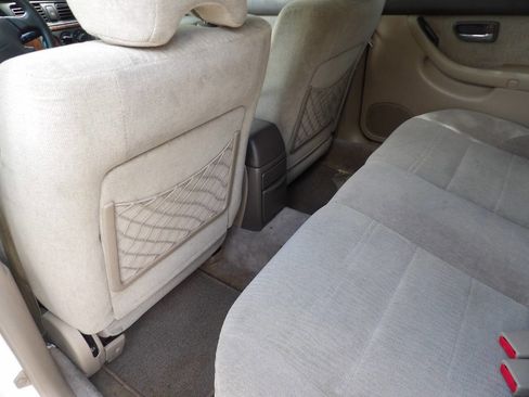 Used 2001 Subaru Outback Wagon image 23