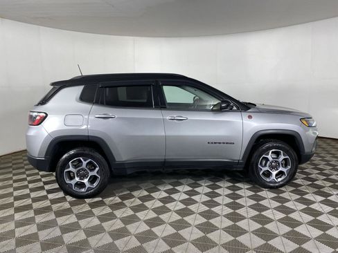 Used 2022 Jeep Compass Trailhawk w/ Sun and Sound Group AWD/4WD image 8