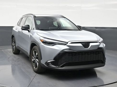 Used 2025 Toyota Corolla Cross AWD Hybrid w/ Convenience Package image 7