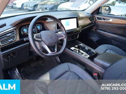 Used 2025 Volkswagen Atlas SE image 10