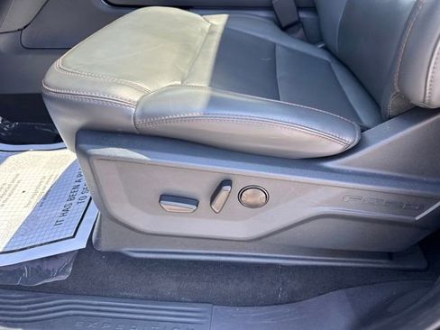 Used 2025 Ford Expedition Max Active AWD/4WD image 11