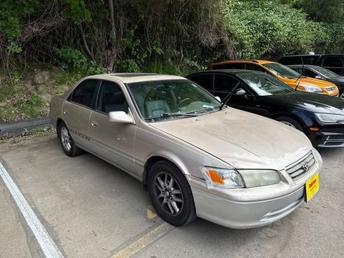 Used 2001 Toyota Camry LE FWD image 7
