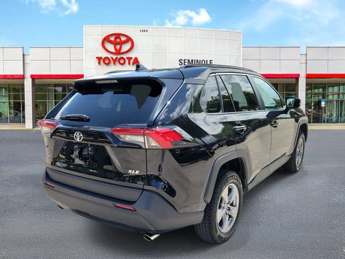 Used 2024 Toyota RAV4 XLE FWD image 3