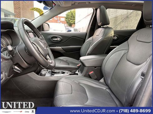 Used 2019 Jeep Cherokee Limited image 17