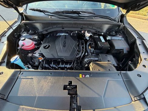 Used 2025 Kia Sorento S image 16