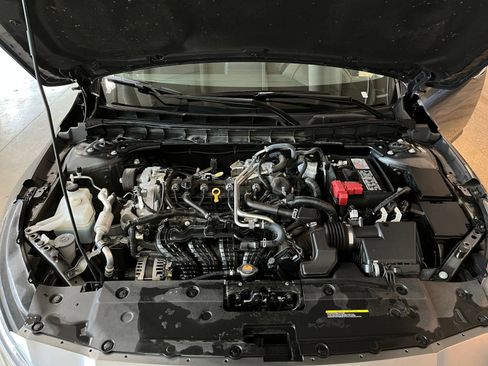 Used 2025 Nissan Altima 2.5 SV image 31