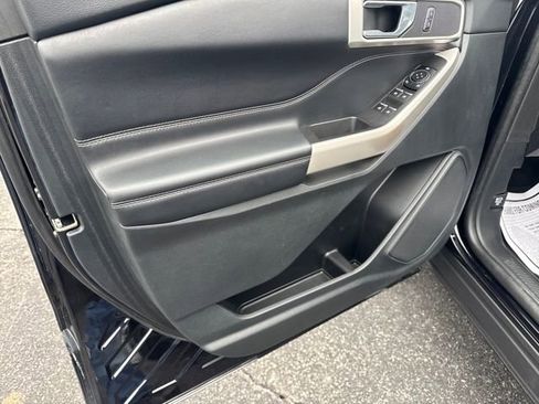 Used 2022 Ford Explorer XLT w/ Class IV Trailer Tow Package image 10