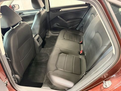 Used 2014 Volkswagen Passat 2.5 S FWD image 21