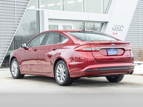 Used 2017 Ford Fusion SE image 5