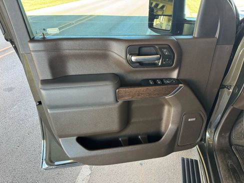 Used 2022 GMC Sierra 2500 Denali image 10
