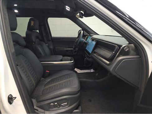 Used 2022 Rivian R1S Launch Edition image 8